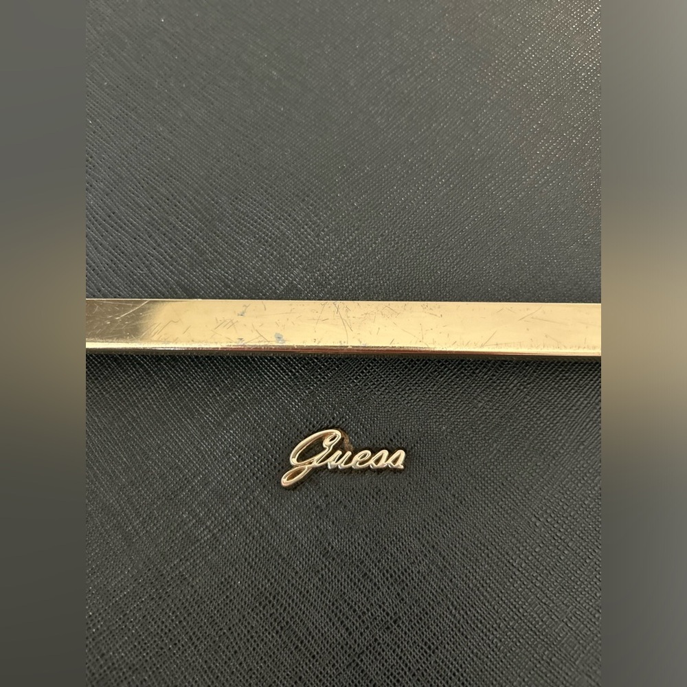 5/$25 GUESS black and white vegan leather purse with gold and flower det… - Picture 11 of 12